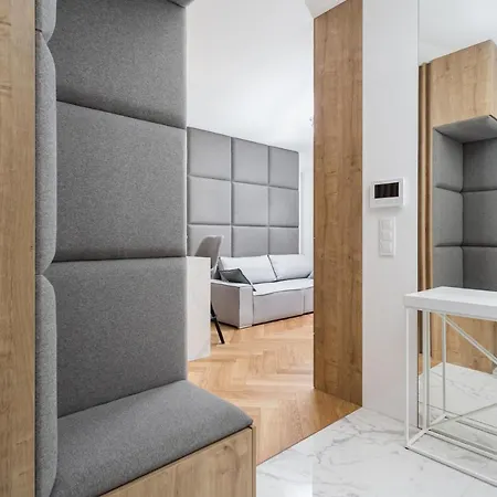 Luxury Mennica - Golden - Center *