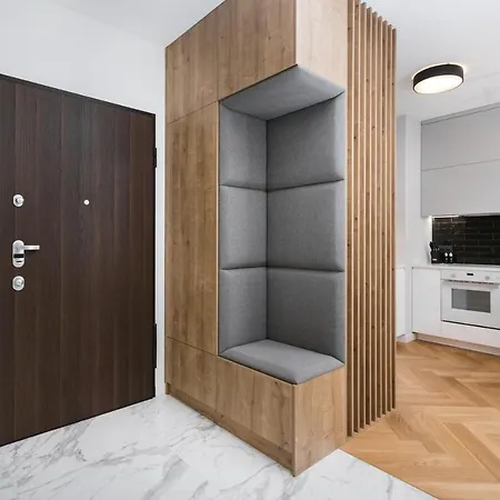 Luxury Mennica - Golden - Center