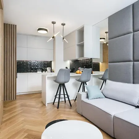 Luxury Mennica - Golden - Center * Βαρσοβία