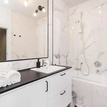 Luxury Mennica - Golden - Center